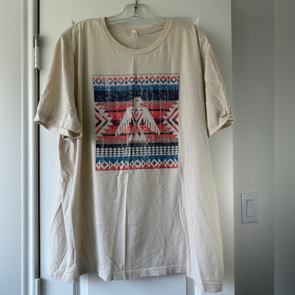 💚Trendy Beige Graphic Tee - Short Sleeve